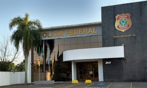 Jovem é preso em operação da PF que investiga crimes financeiros