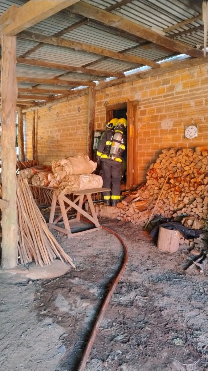 Fogo atinge 11ª estufa de tabaco em Venâncio Aires