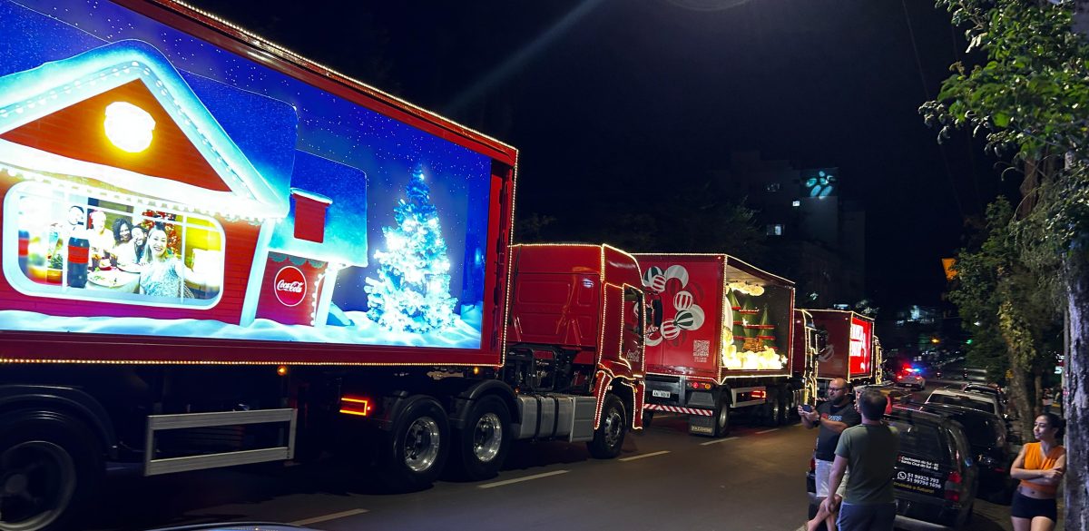 Caravana Iluminada percorre ruas de Lajeado e Estrela