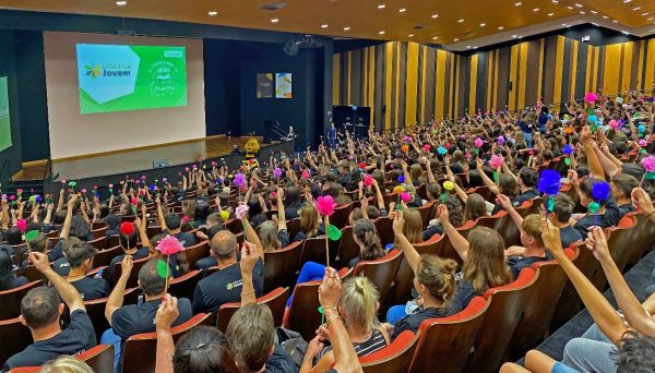 Projeto Liderança Jovem reúne 500 estudantes de 14 municípios