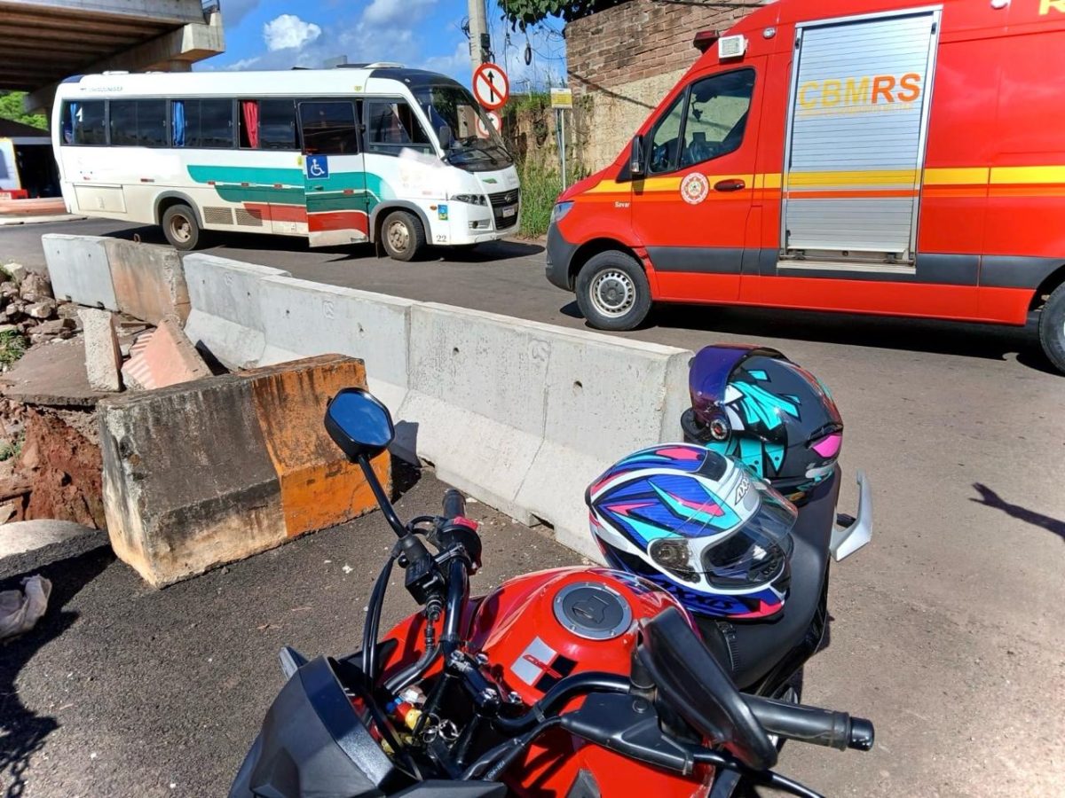 Motocicleta e micro-ônibus colidem no bairro Montanha em Lajeado