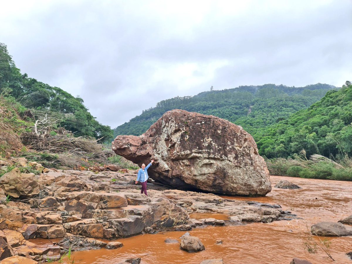 Pedra da Tartaruga sobrevive à enchente histórica