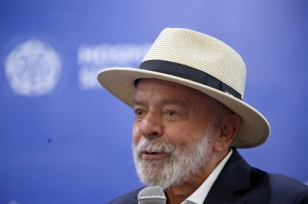 Após tomográfia, Lula é autorizado a voltar a Brasília