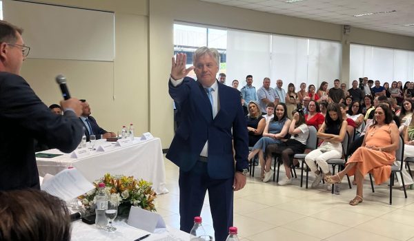 Renato Altmann toma posse em Teutônia