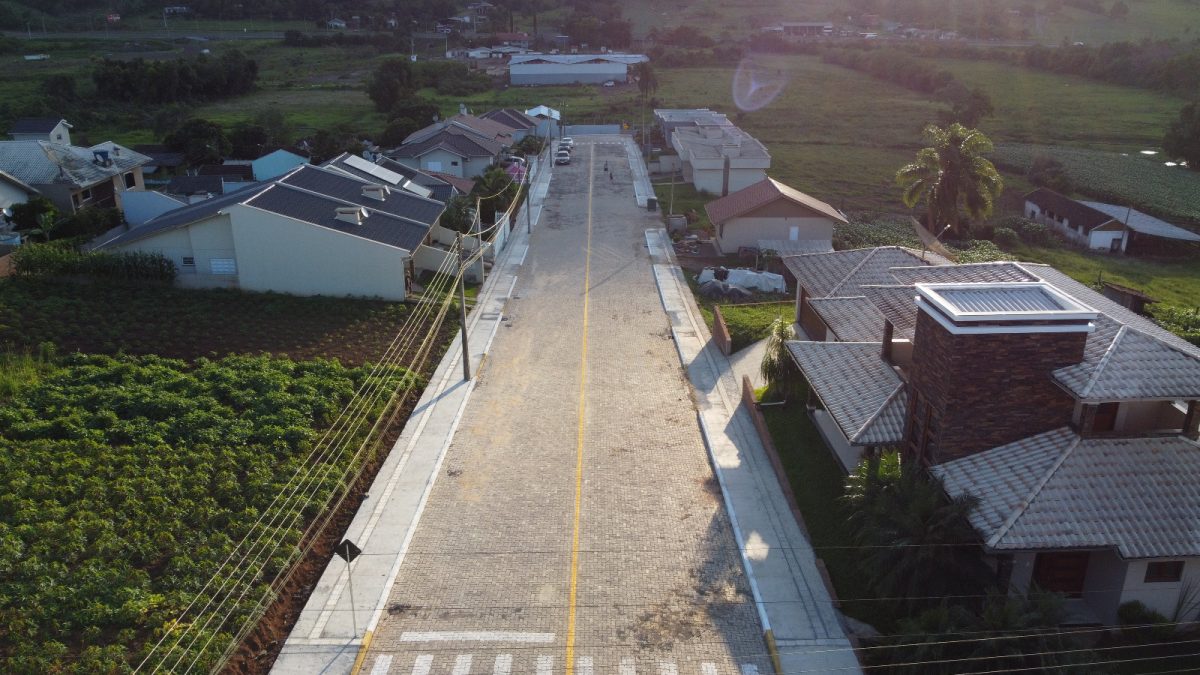 Calçamento da rua Arno Becker será inaugurado nesta quarta