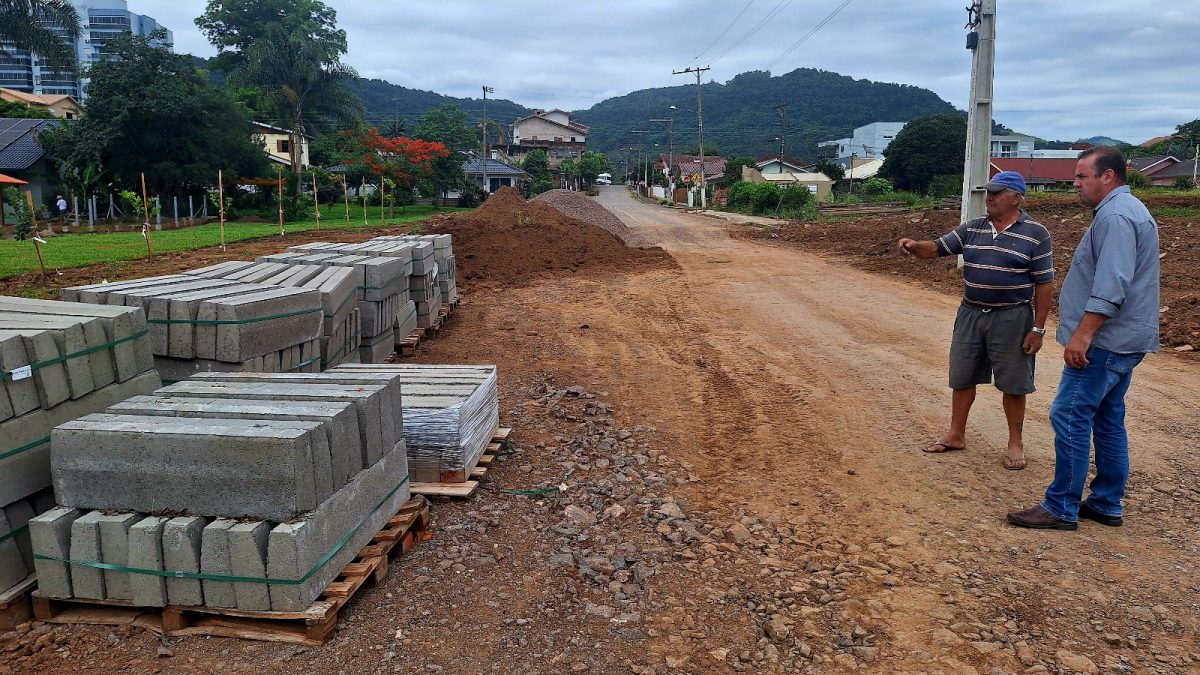 Projeto de recuperação avança na Avenida 10 de Novembro