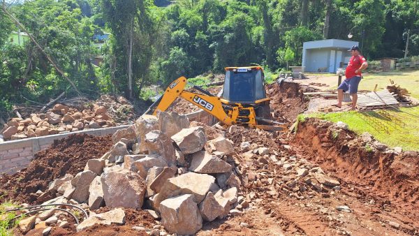 Reconstrução da Praça Municipal Euclides Baseggio