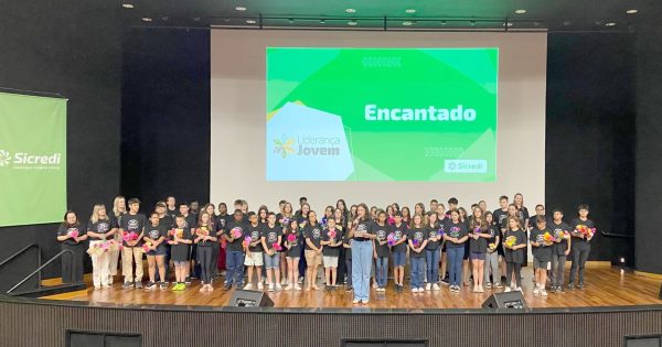 Sicredi promoveu evento do Projeto Liderança Jovem em Encantado