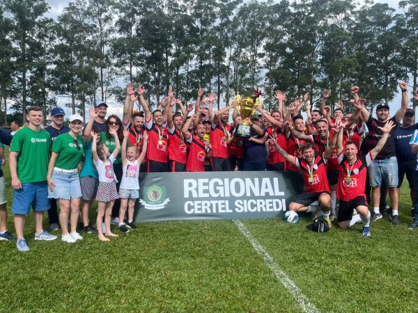 Estudiantes conquista o tricampeonato aspirante