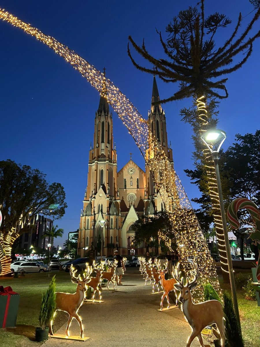 Previsão de chuva adia para domingo a chegada do Papai Noel