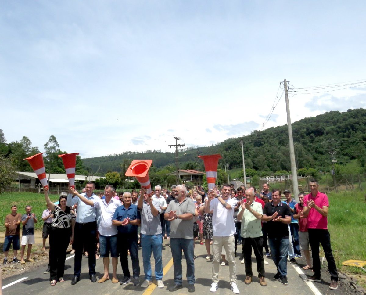 Estrada que liga Coqueiro Baixo até a divisa com Relvado é asfaltada