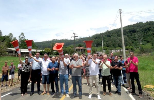 Estrada que liga Coqueiro Baixo até a divisa com Relvado é asfaltada