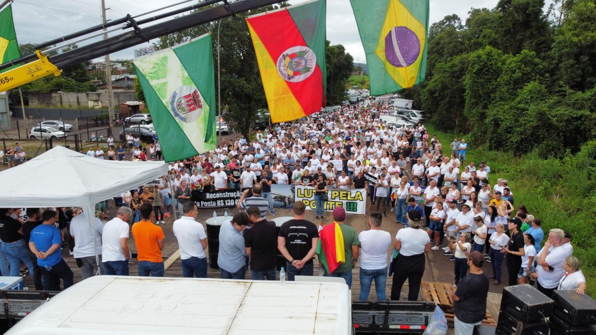 Protesto cobra agilidade em obra de ponte na ERS-130