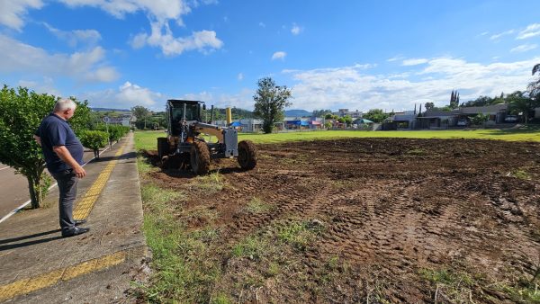 Município prepara terreno para nova escola de Educação Infantil