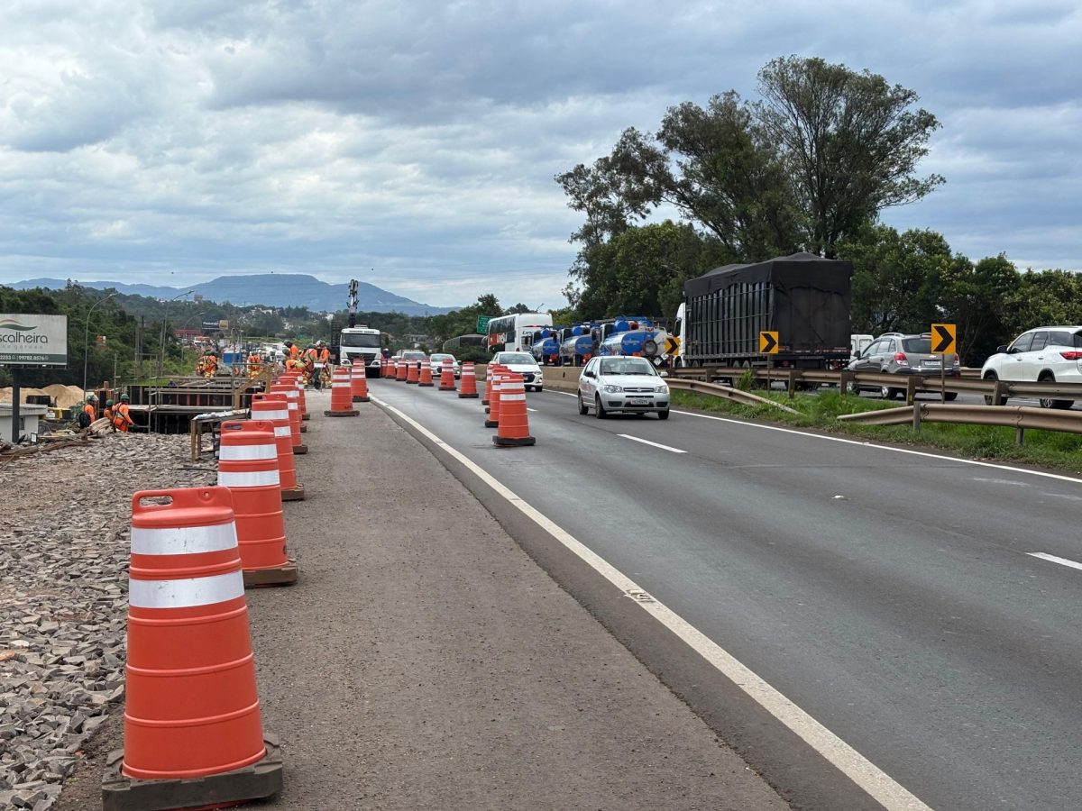 Obras em viaduto geram longas filas na BR-386