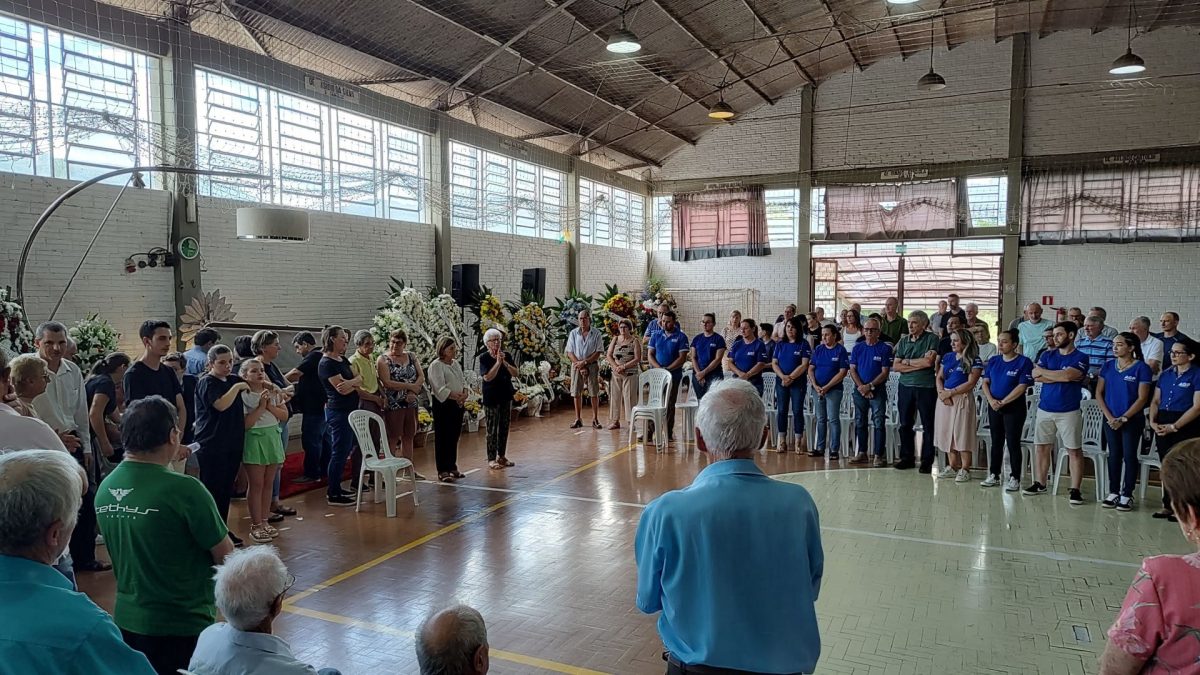 Comunidade se despede de Antenor Gonzatti