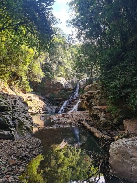 Uma queda de água transformada pela enchente