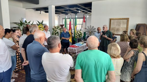 Homenagens marcam despedida de Airto Gomes, ícone cultural