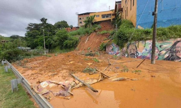 “Vivemos um cenário de guerra”, relata moradora de Ipatinga