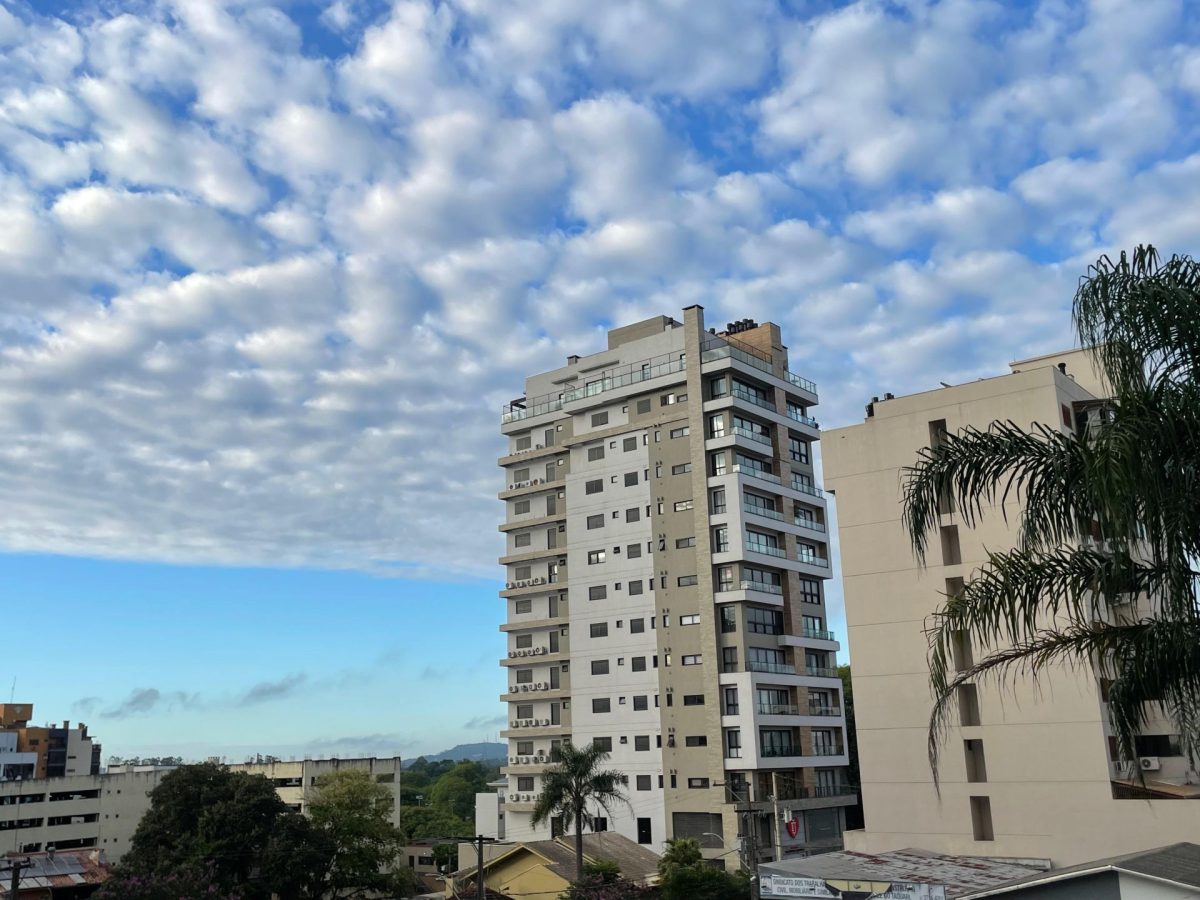 Domingo de tempo firme e máximas acima dos 30°C na região