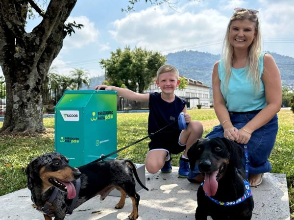 Sicoob instala chimarródromo e bebedouros para pets em Teutônia