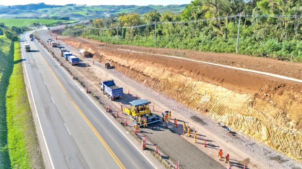 CCR realiza detonação de rochas na BR-386 em Soledade