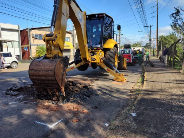 Acesso à Ponte de Ferro é bloqueado