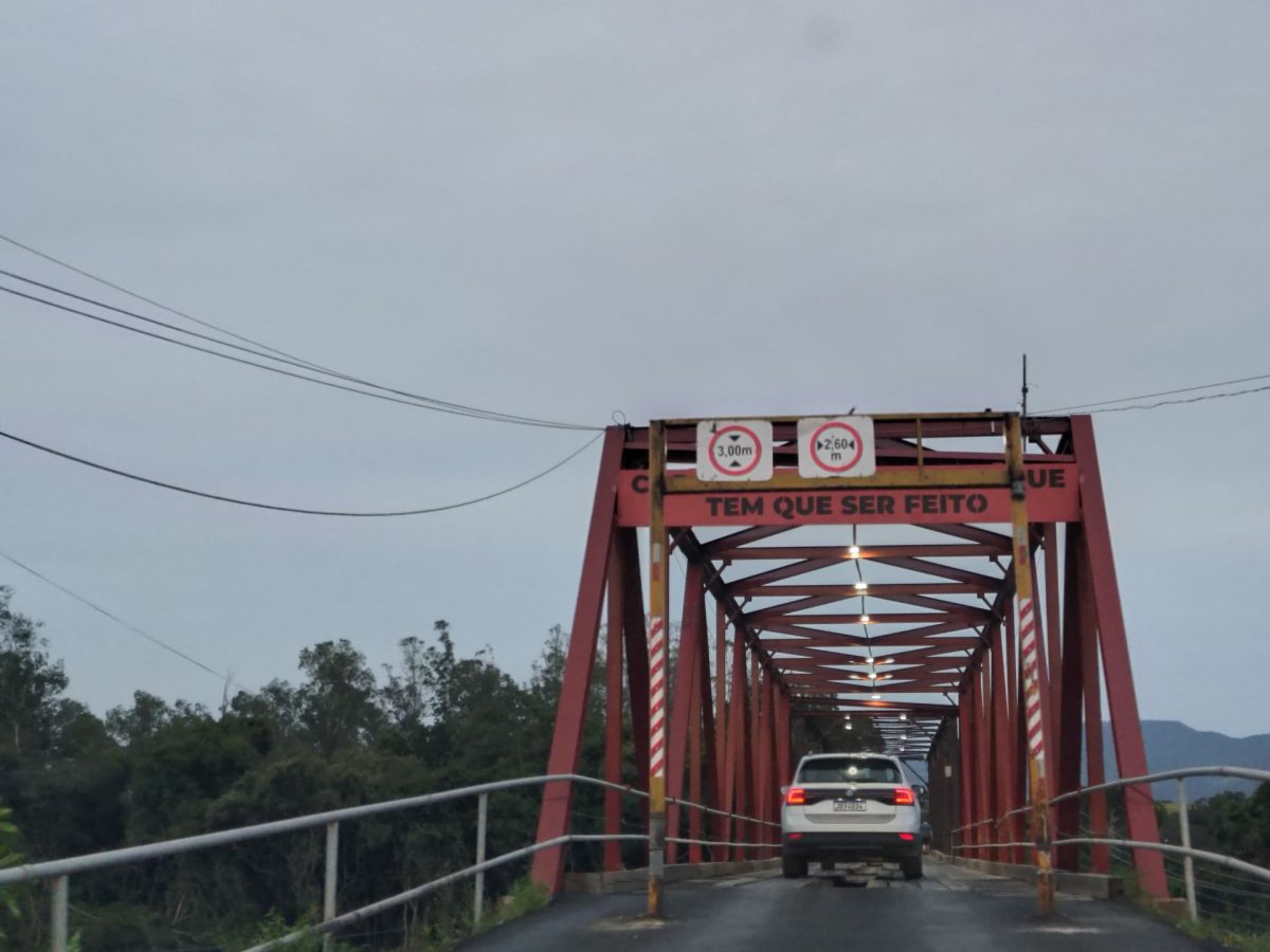 Obra na Ponte de Ferro bloqueia trânsito na madrugada de quarta para quinta-feira