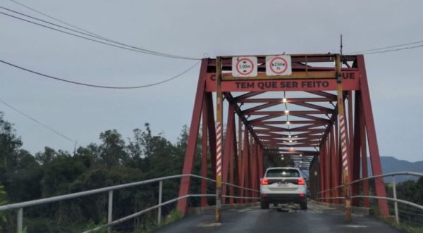 Obra na Ponte de Ferro bloqueia trânsito na madrugada de quarta para quinta-feira