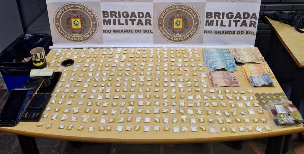 Homem é preso com mais de 300 porções de drogas em Lajeado