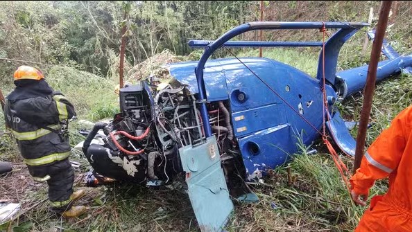 Helicóptero cai na Grande SP e duas pessoas morrem