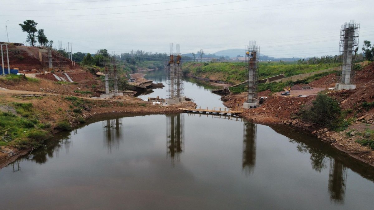 Com as 24 vigas prontas, confira avanço nas obras da ponte da ERS-130