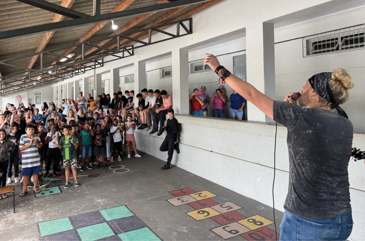 Eeef Moisés Cândido Veloso encaminha pedido para educação em turno integral