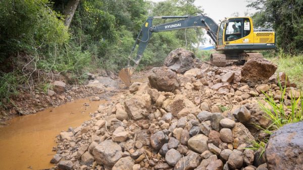 Programa já retirou 40 mil metros cúbicos de sedimentos de rios e arroios