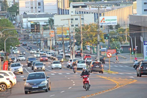 Semáforos da Pasqualini serão desligados às 21h desta segunda