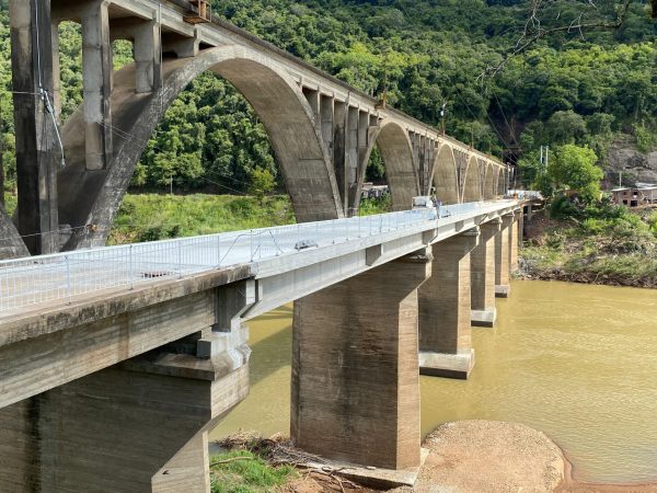 Reconstrução da Ponte Brochado da Rocha entra em fase final