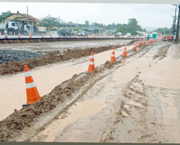 Após transtornos a moradores, município cobra concessionária