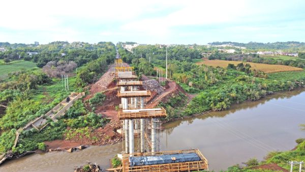 Vale vive expectativa por entrega de pontes em março