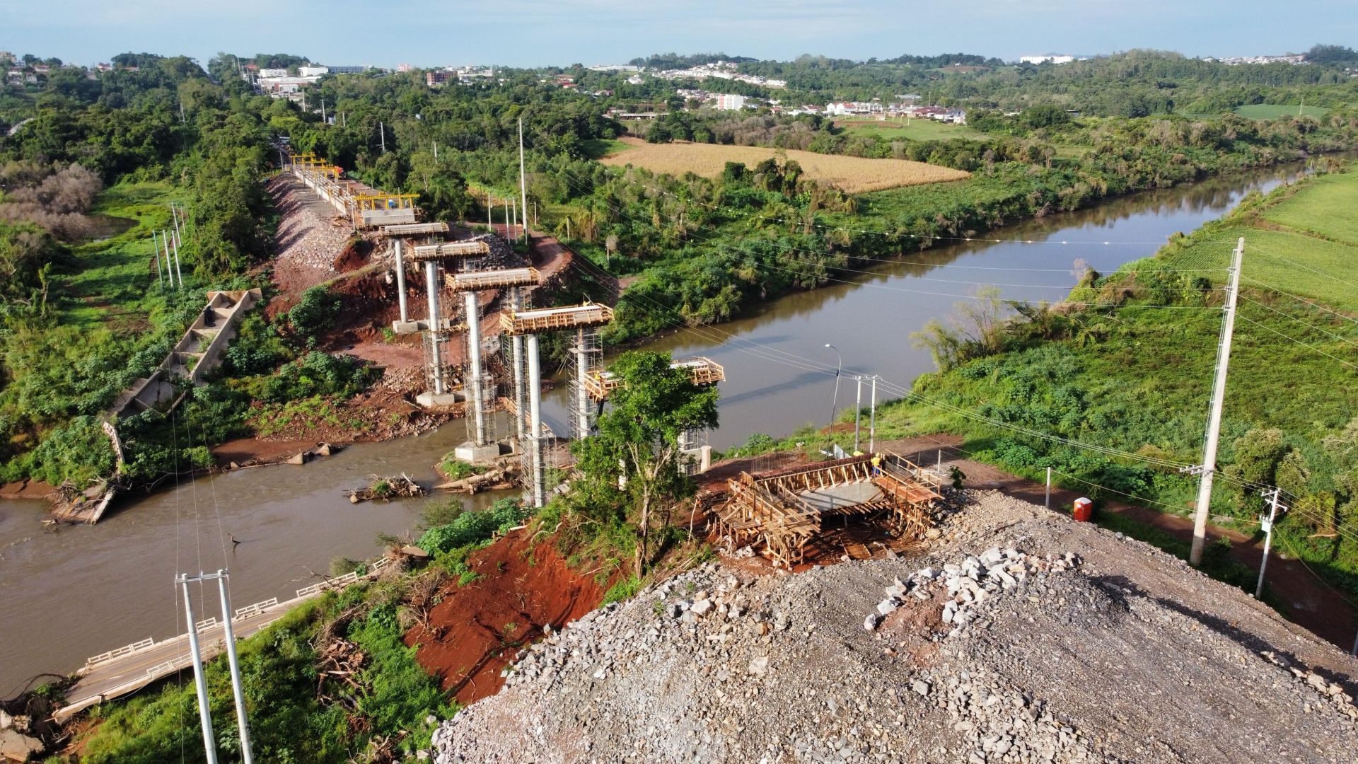 Giovanella aguarda liberação da pista para começar aterro