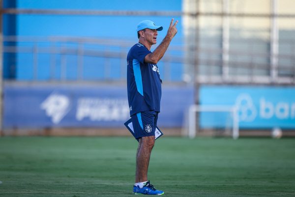 Grêmio vence e está a um empate da vaga