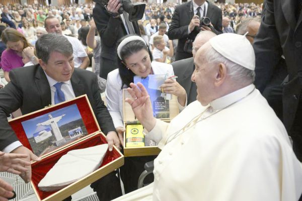 Missa no Cristo Protetor reúne fiéis em oração pela saúde do Papa Francisco