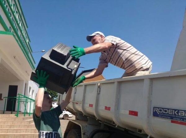 Município trabalha para solucionar problemas no recolhimento de lixo