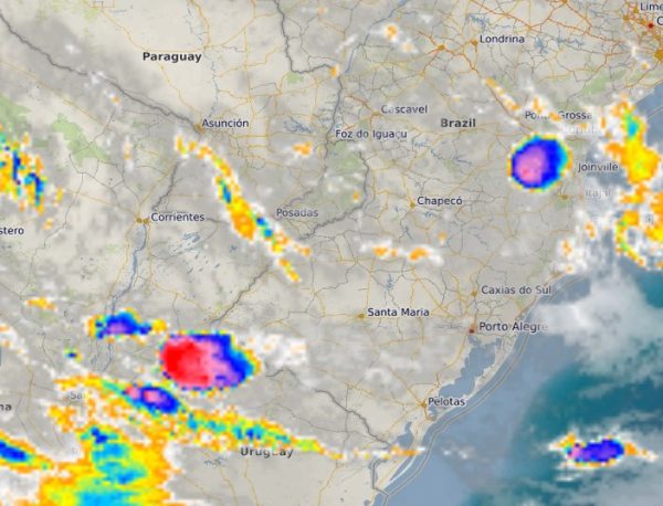 Temporais devem atingir mais cidades neste domingo