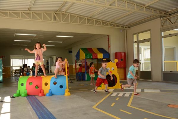 Alunos da educação infantil voltam às aulas nesta quarta