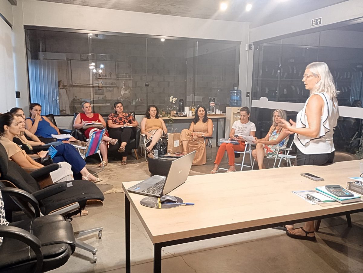 Núcleo de Mulheres Empreendedoras faz visita técnica à empresa