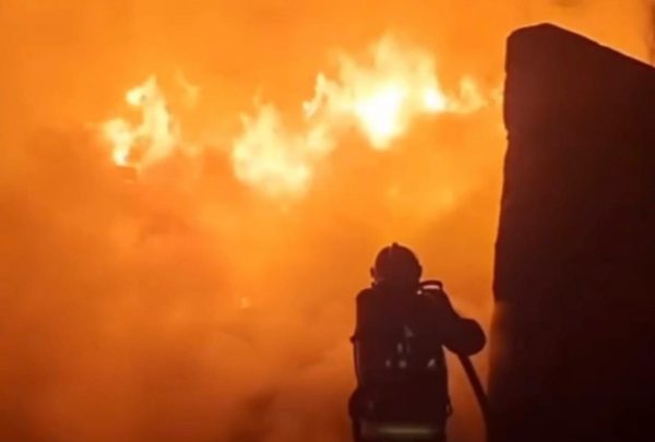 Incêndio atinge indústria de recicláveis em Teutônia