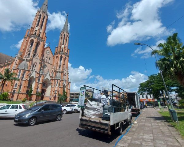 Ação de recolhimento de lixo eletrônico e vidros ocorre neste sábado