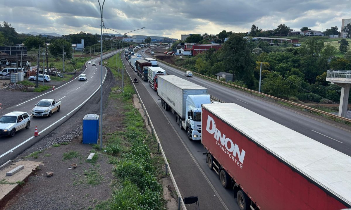 Fila na BR-386 passa dos 6km no fim de tarde desta sexta-feira