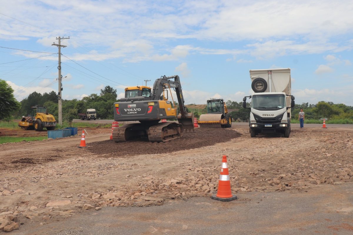 Obras da interseção na RSC-453, em Mato Leitão, avançam