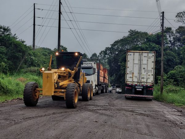 Estiva é liberada, mas condições da via interrompem trânsito